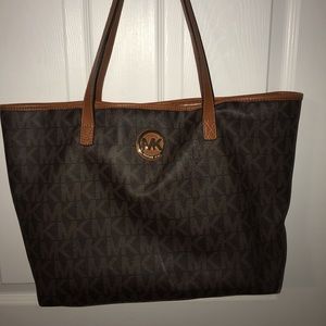 Micheal Kors Tote Purse (MK)
